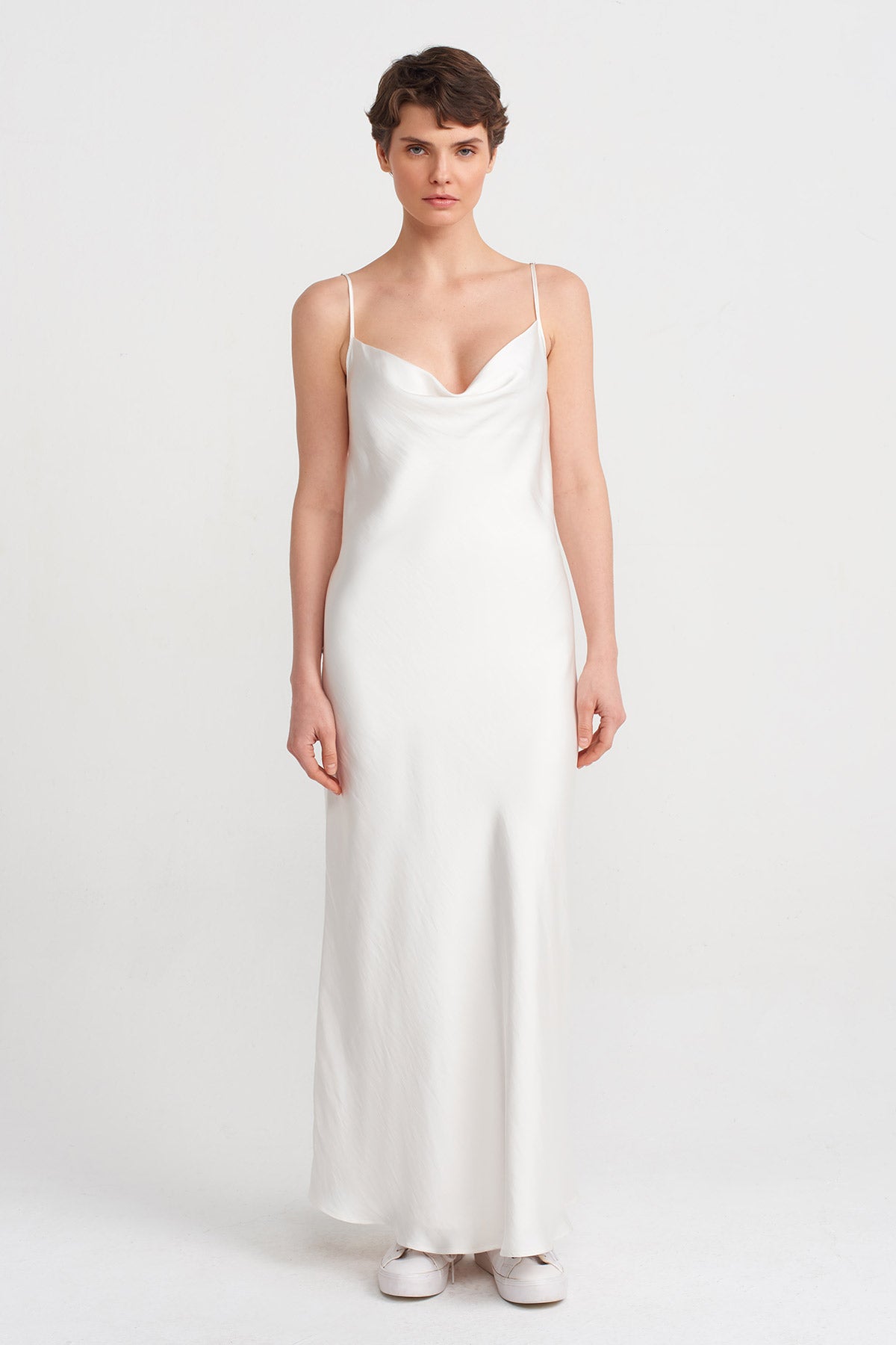 Kırık Beyaz İnce Askılı Şık Uzun Elbise-Y244014127