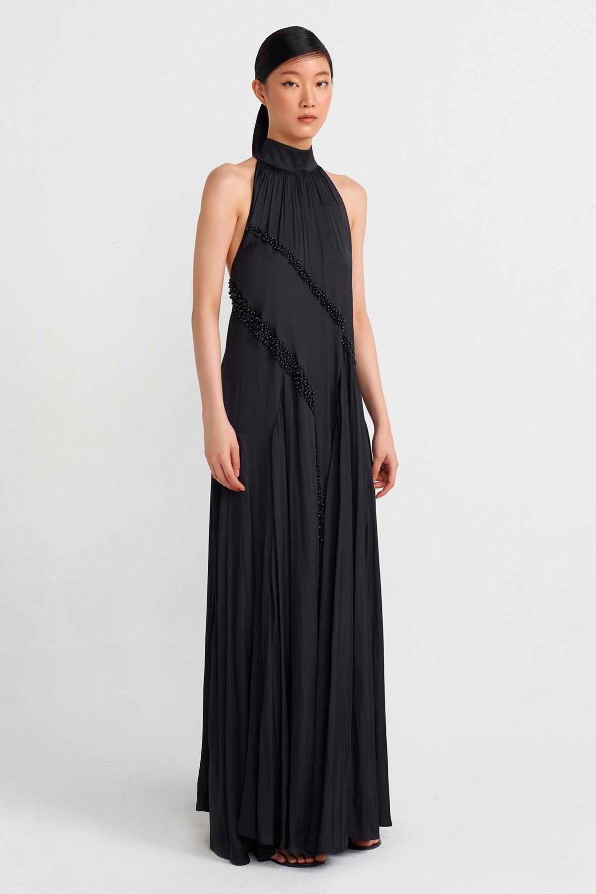 Siyah Boncuk İşlemeli Halter Yaka Şık Elbise-Y244014146