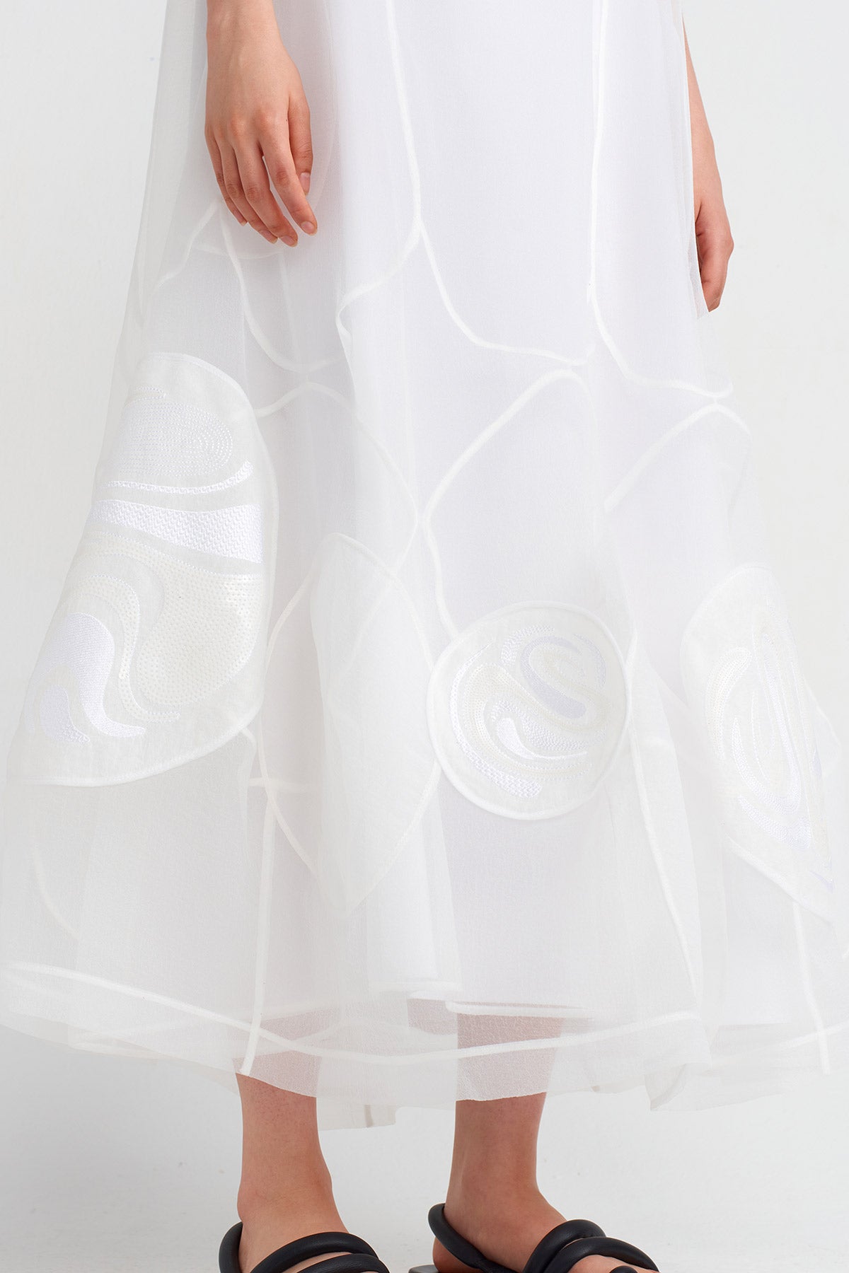 Kırık Beyaz Organze Üzeri işleme Detaylı Uzun Elbise -Y244014150
