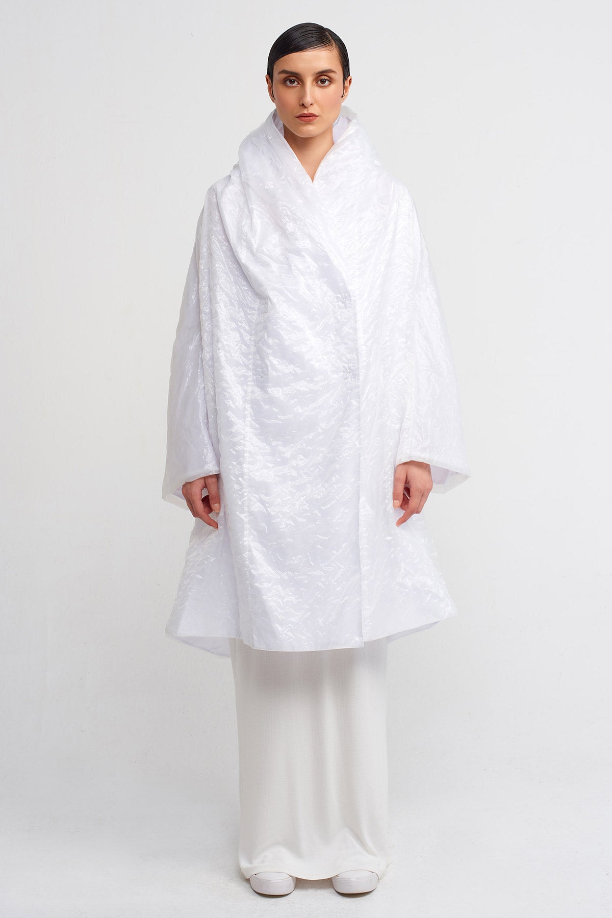 Kırık Beyaz Kapişonlu Uzun Ceket-Y245015020