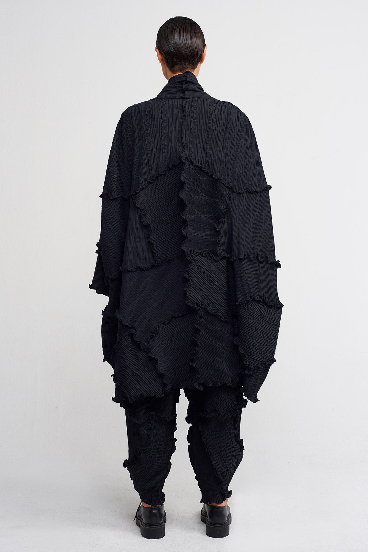 Siyah Dikiş Detaylı Plise Kimono-Y245015024