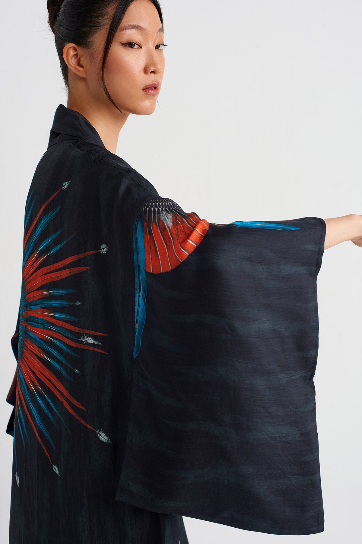 Multicolor Baskı Desenli Uzun Kimono-Y245015127