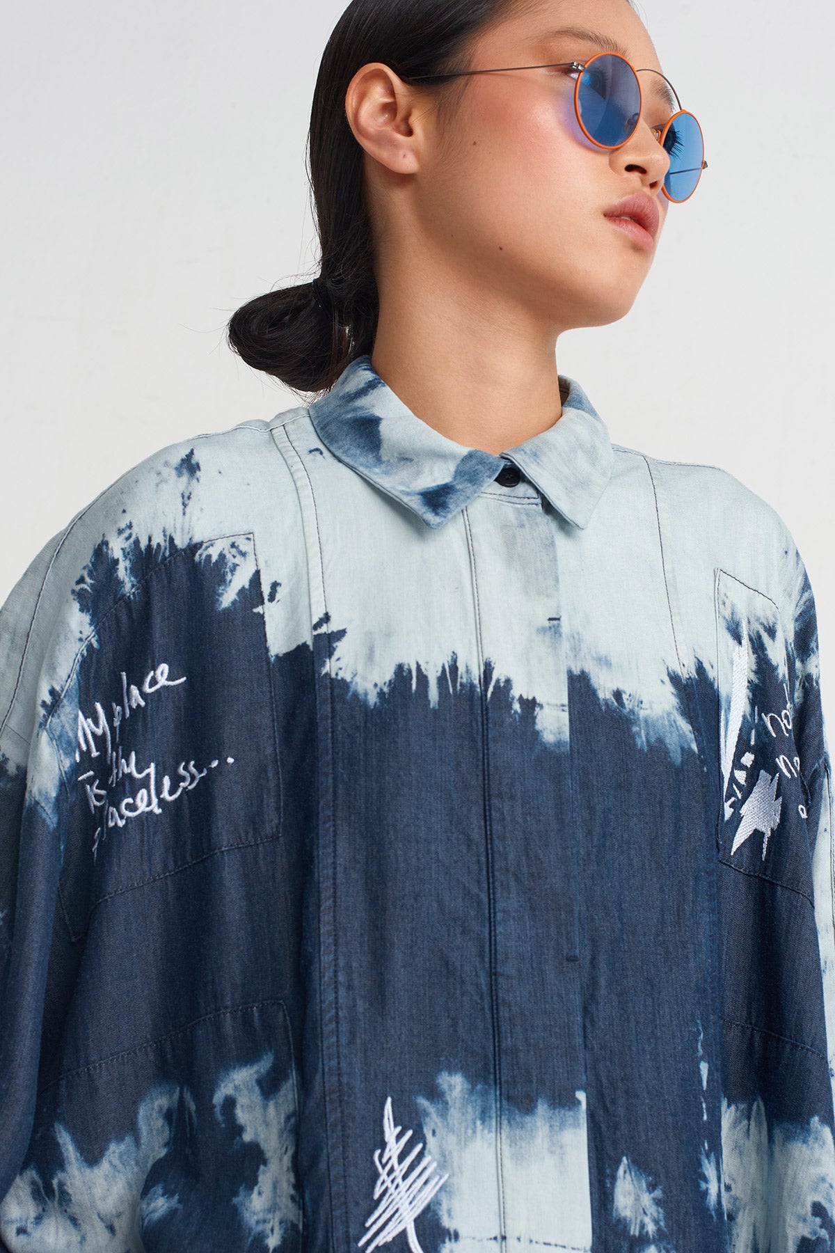 Marine Embroidery Detailed Batik Shirt-Y251011020
