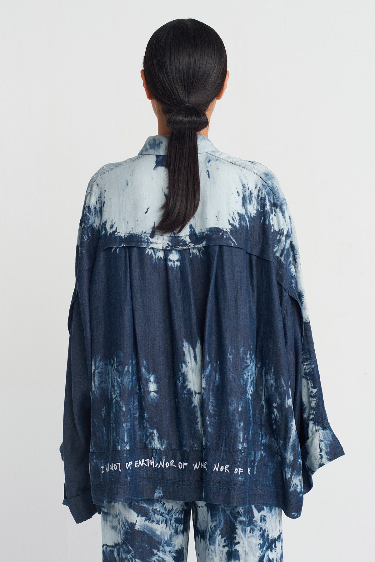 Marine Embroidery Detailed Batik Shirt-Y251011020