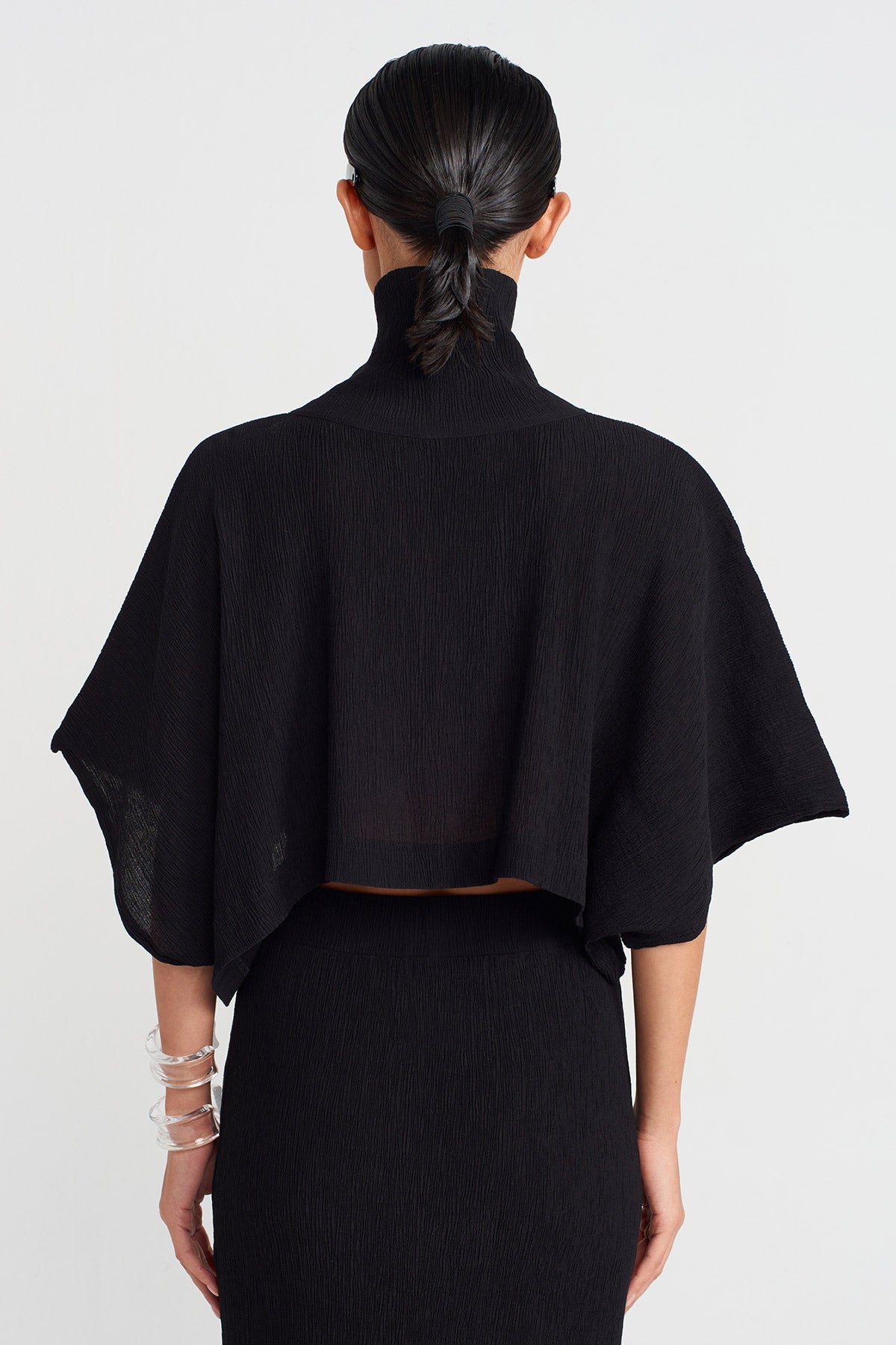 Black High Collar, Crinkle Crop Blouse-Y251011101