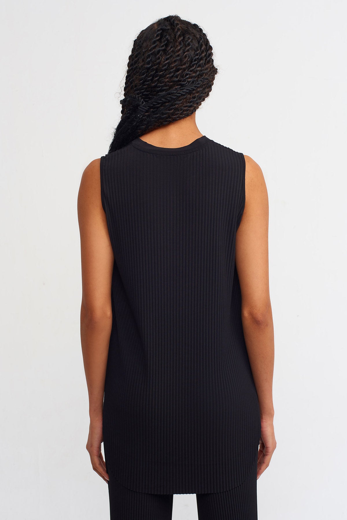 Black Sleeveless Pleated Jersey Blouse-Y251011126