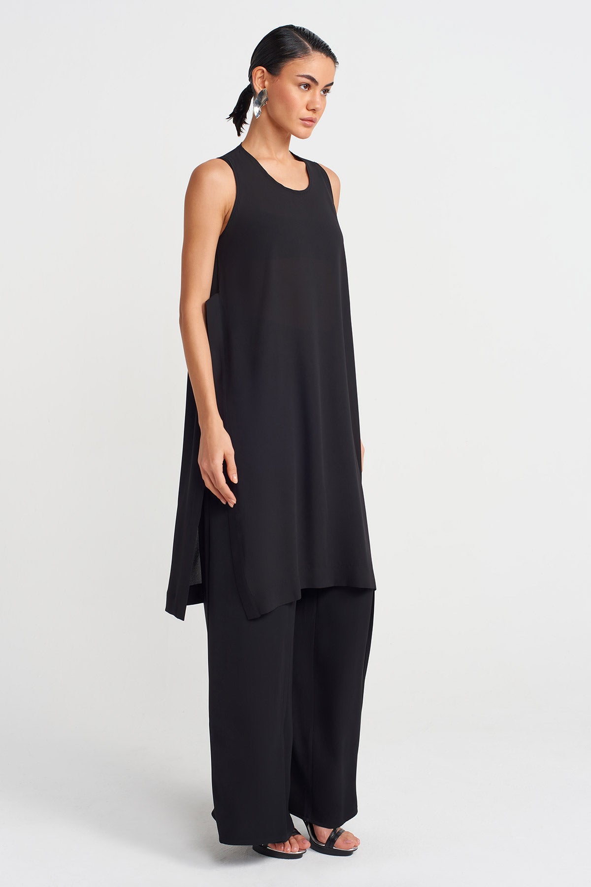 Siyah Yanı Yırtmaçlı Tunik Bluz-Y251011136