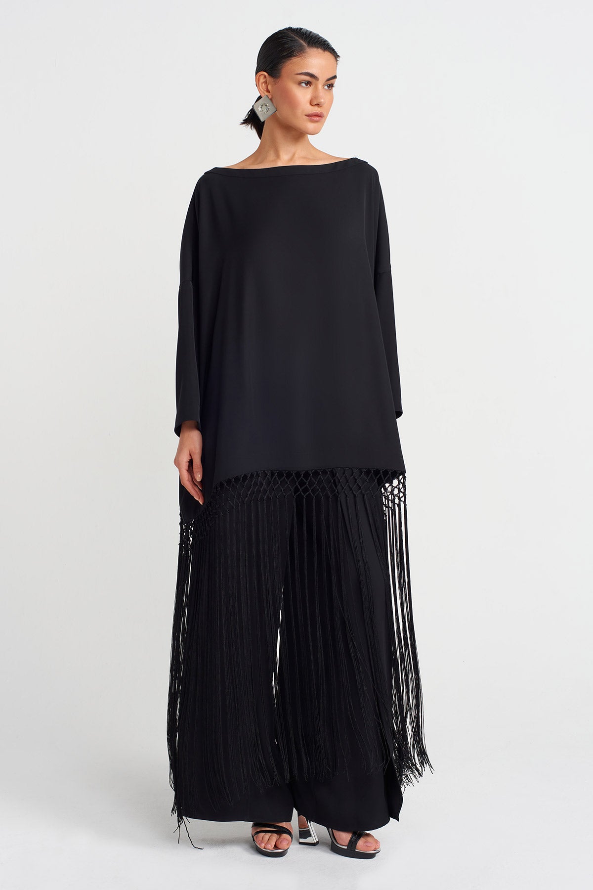 Siyah Macrome Püsküllü Oversize Bluz-Y251011153