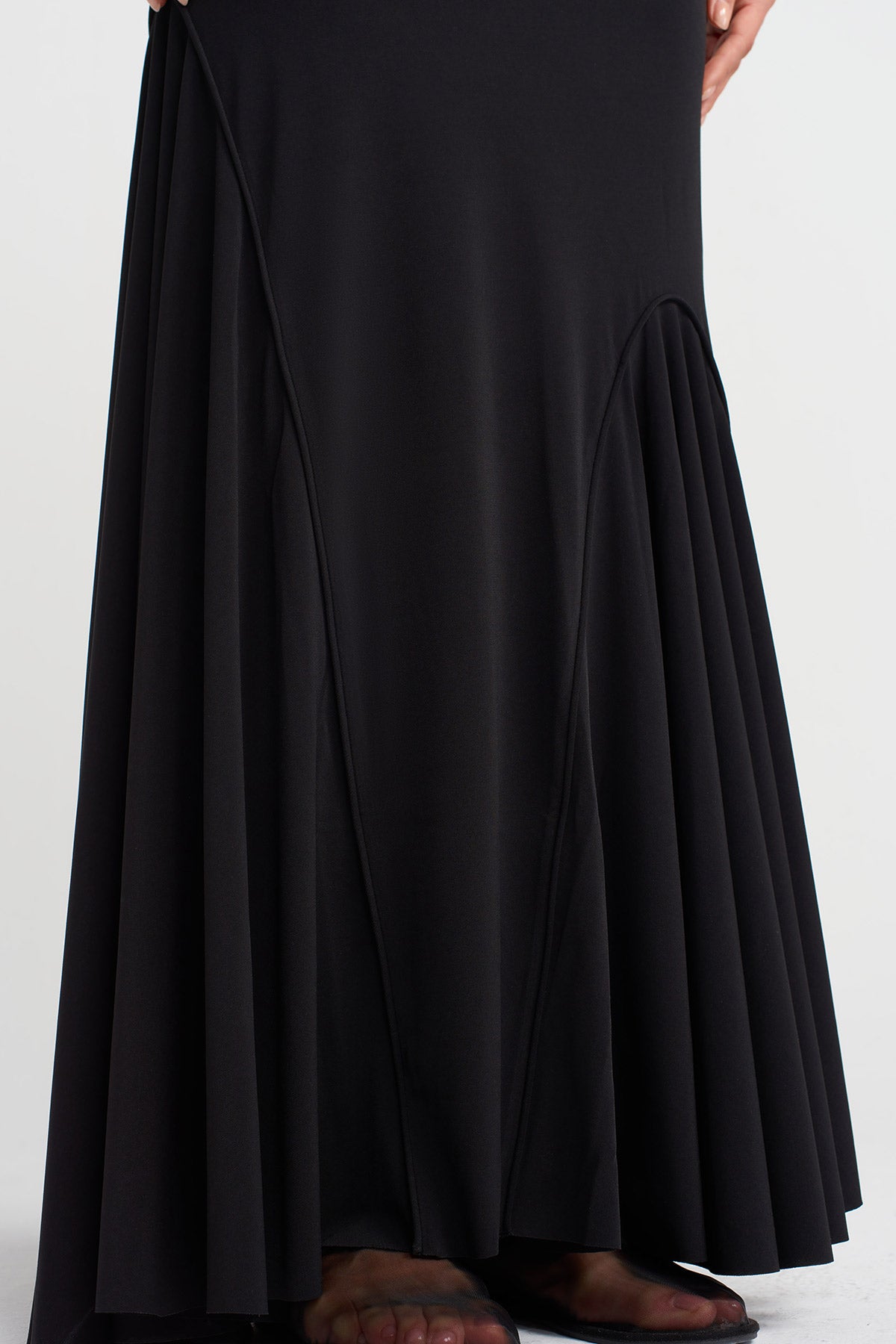 تنورة جيرسي طويلة سوداء - Y252012026