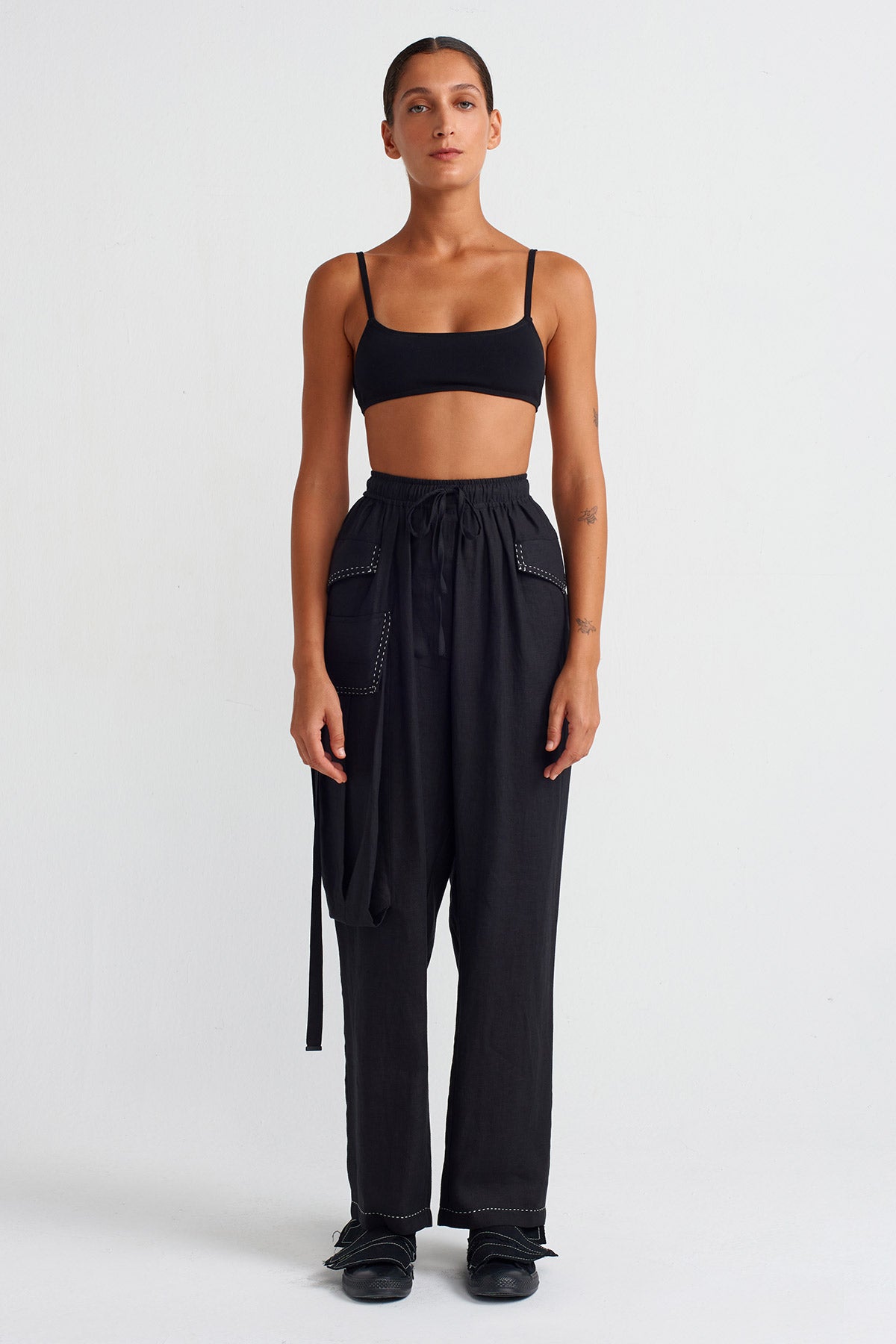 Black / White Contrast Stitched Pocketed Linen Trousers-Y253013009