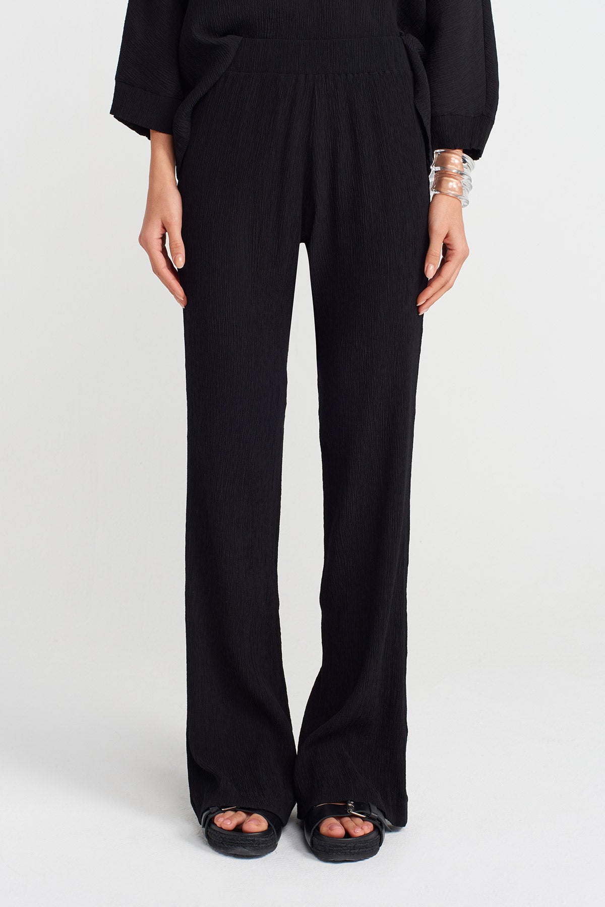 Black Crinkle Fabric Trousers-Y253013062