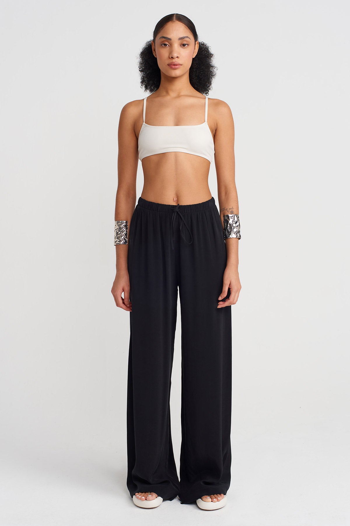 Siyah Beli Bağcıklı Bol Pantolon-Y253013104