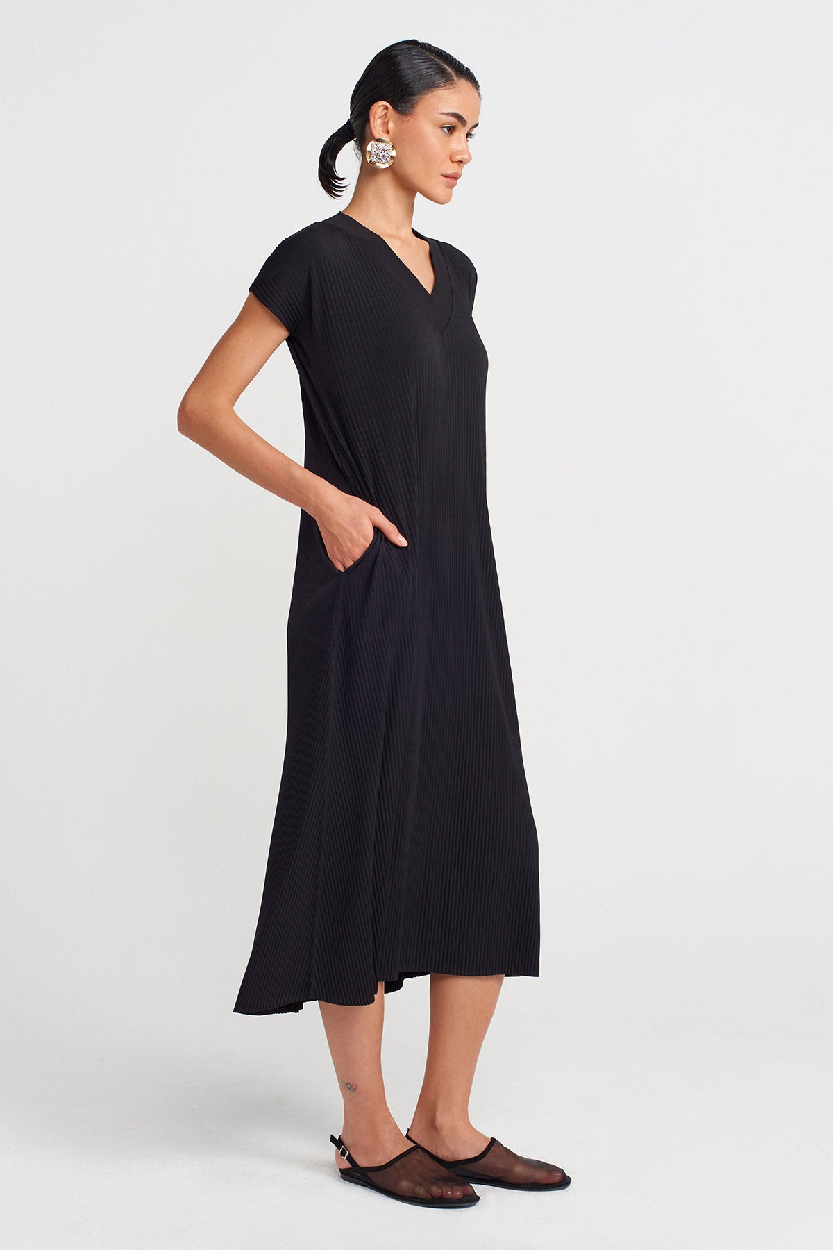 Black V Neck Pleated Jersey Dress-Y254014137
