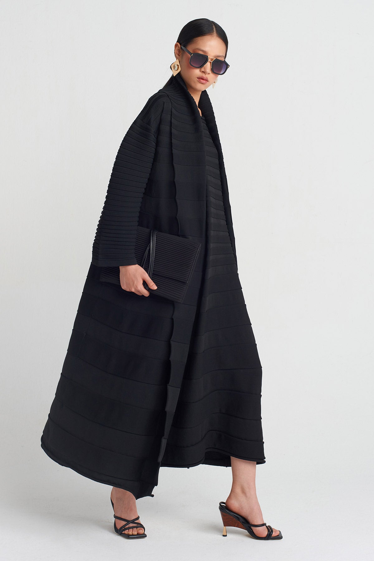 Black Accordion Knitted Cardigan-Y255015035