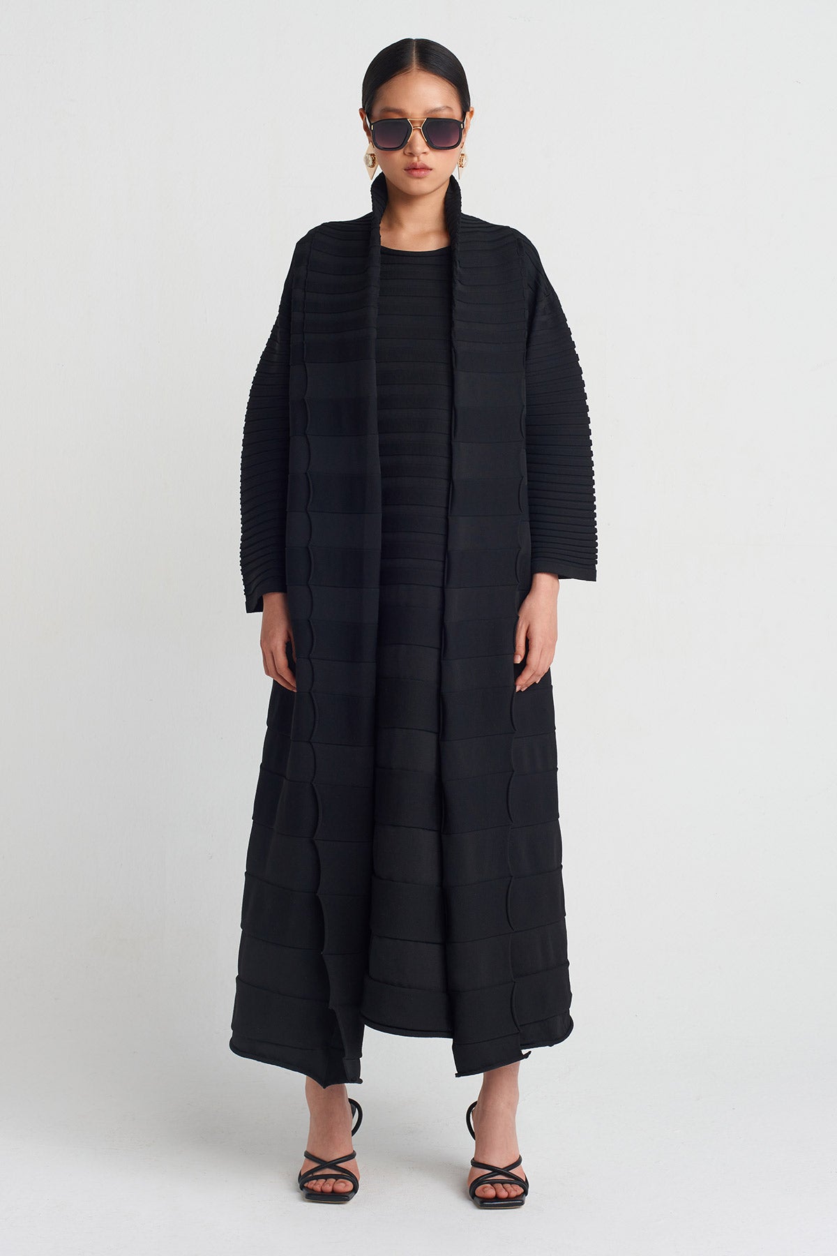 Black Accordion Knitted Cardigan-Y255015035