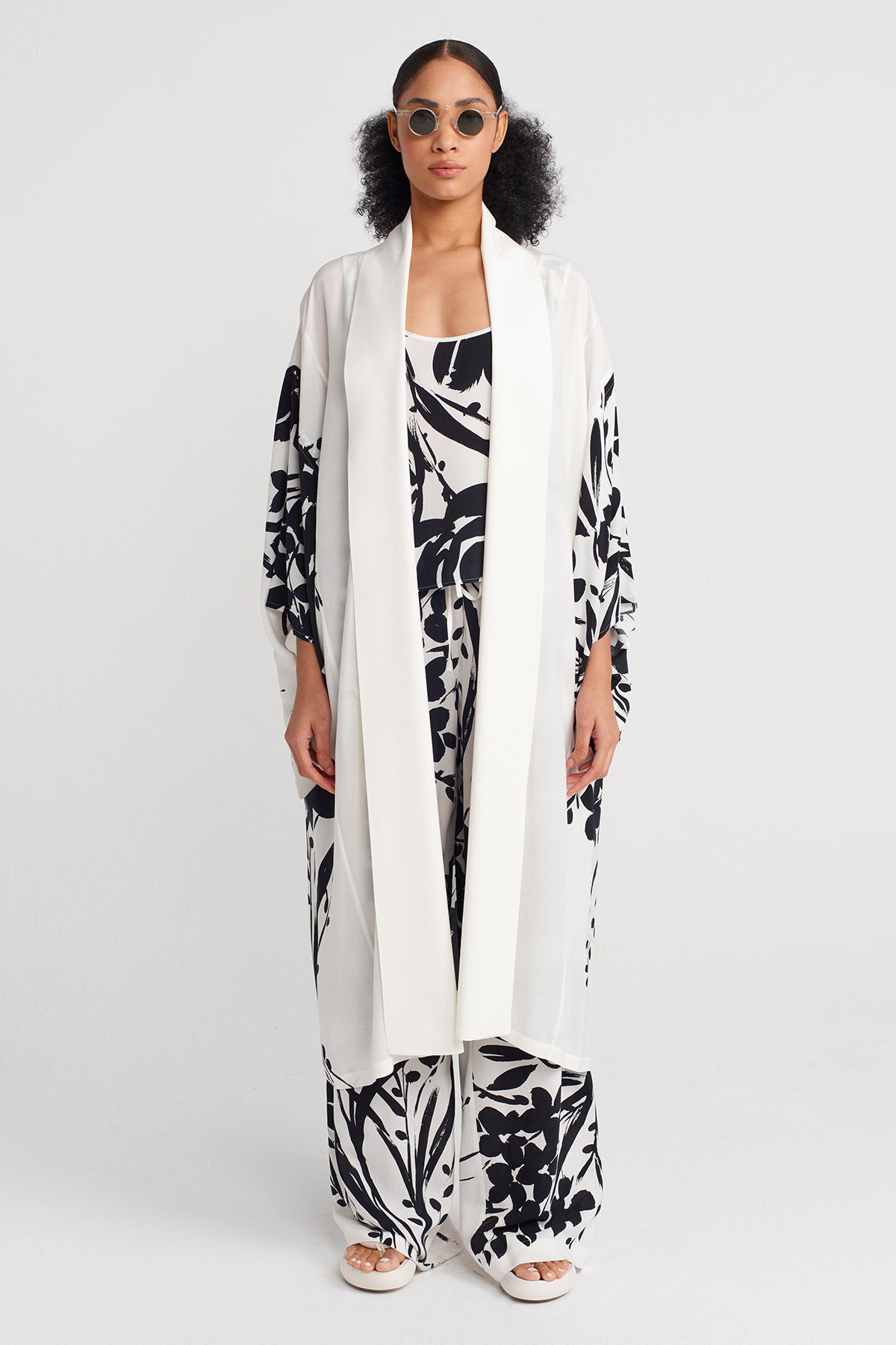 Beyaz/Siyah Desenli Uzun Kimono-Y255015114