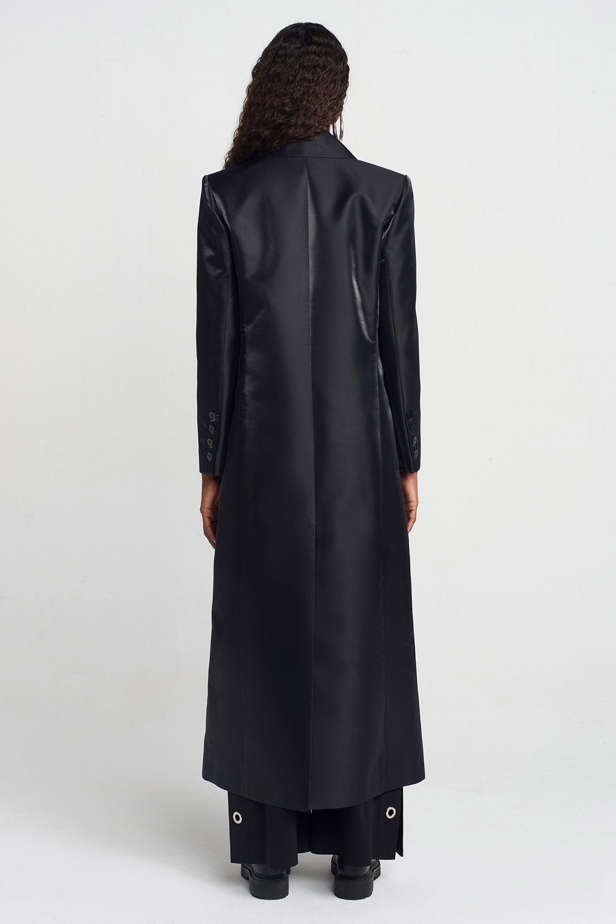 معطف طويل أسود لامع-Y257017001