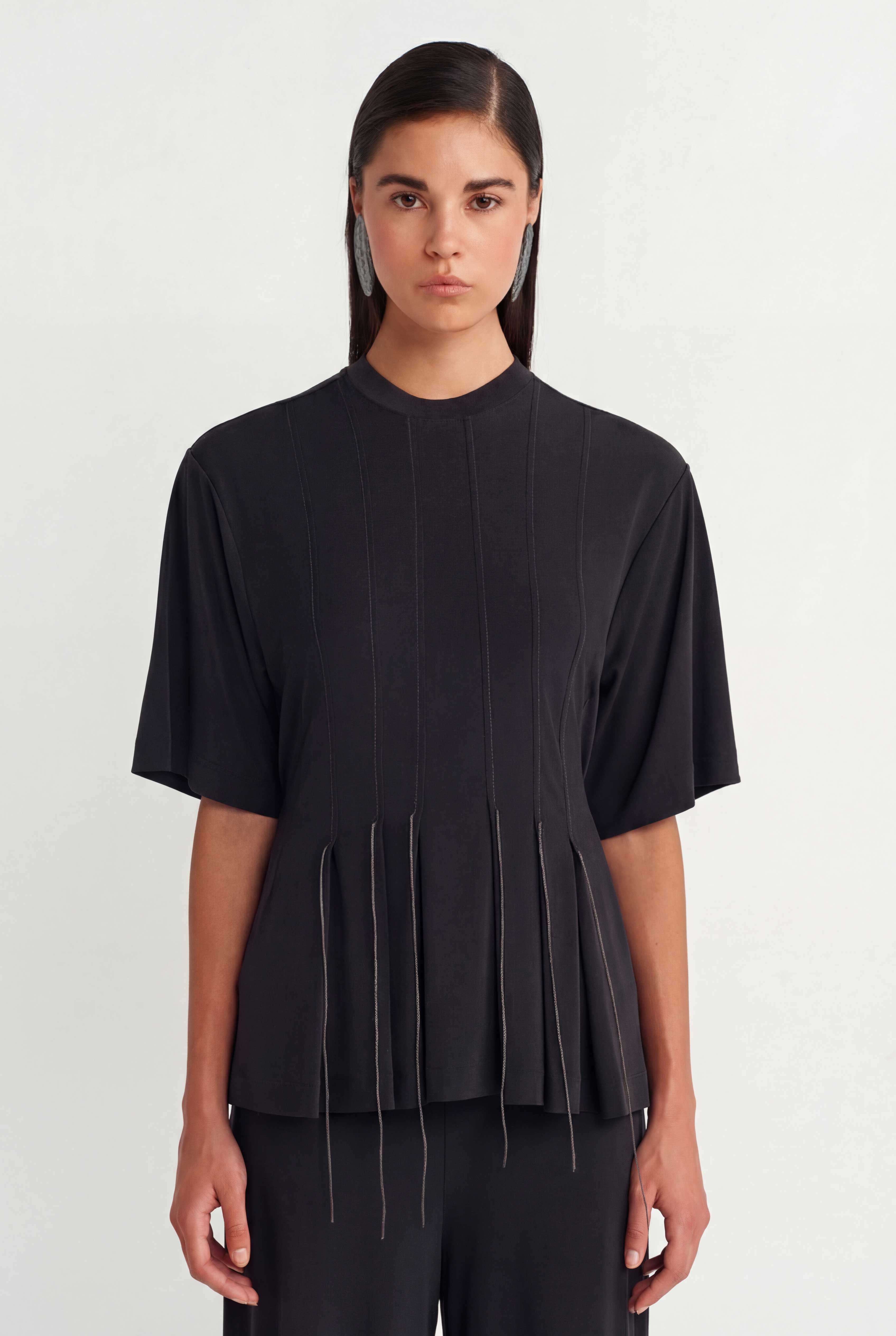 Siyah Dikiş Detaylı Bağlamalı T-Shirt-Y261011009