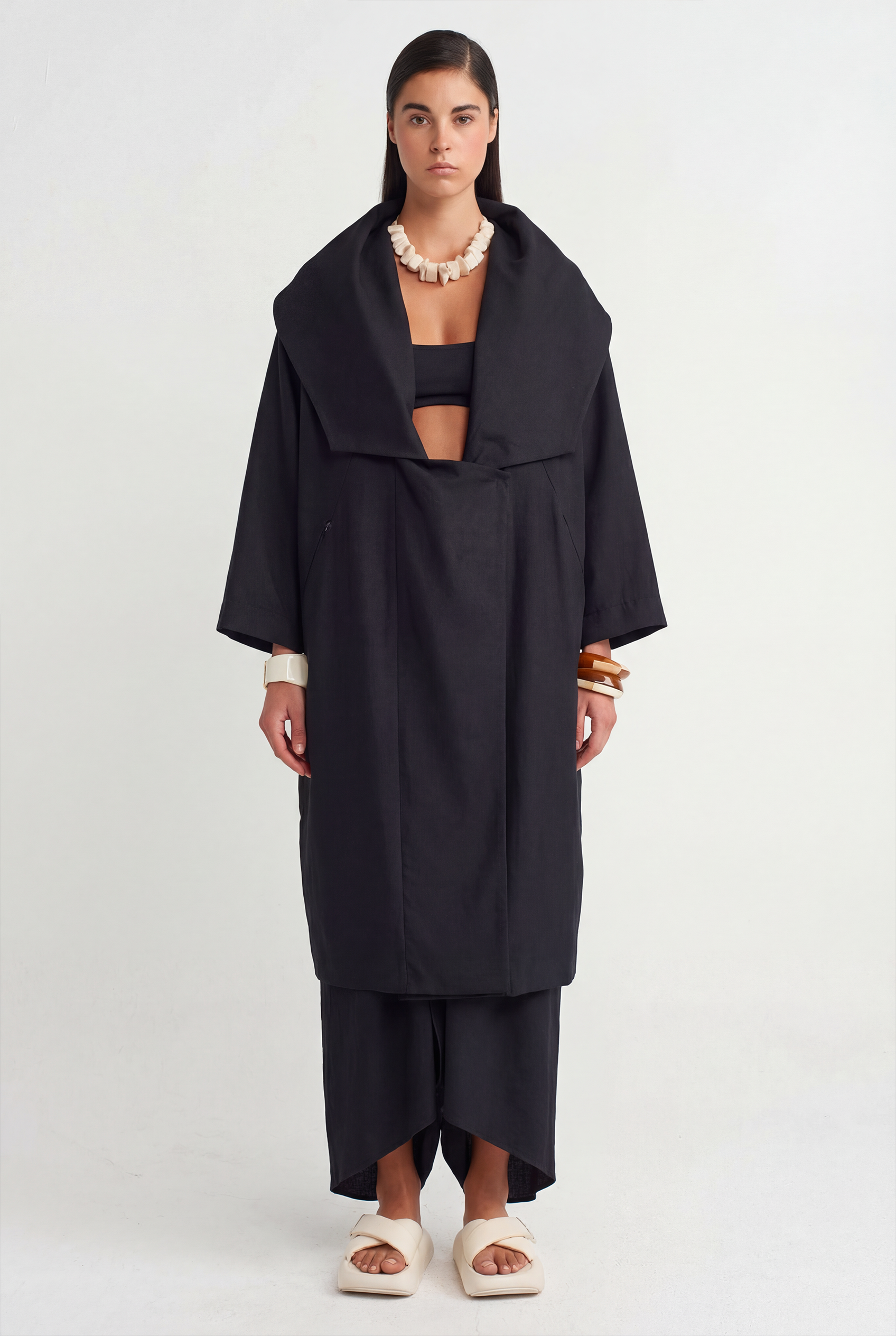 جاكيت أسود ذو ياقة منحوتة متعددة الطبقات - Y265015009