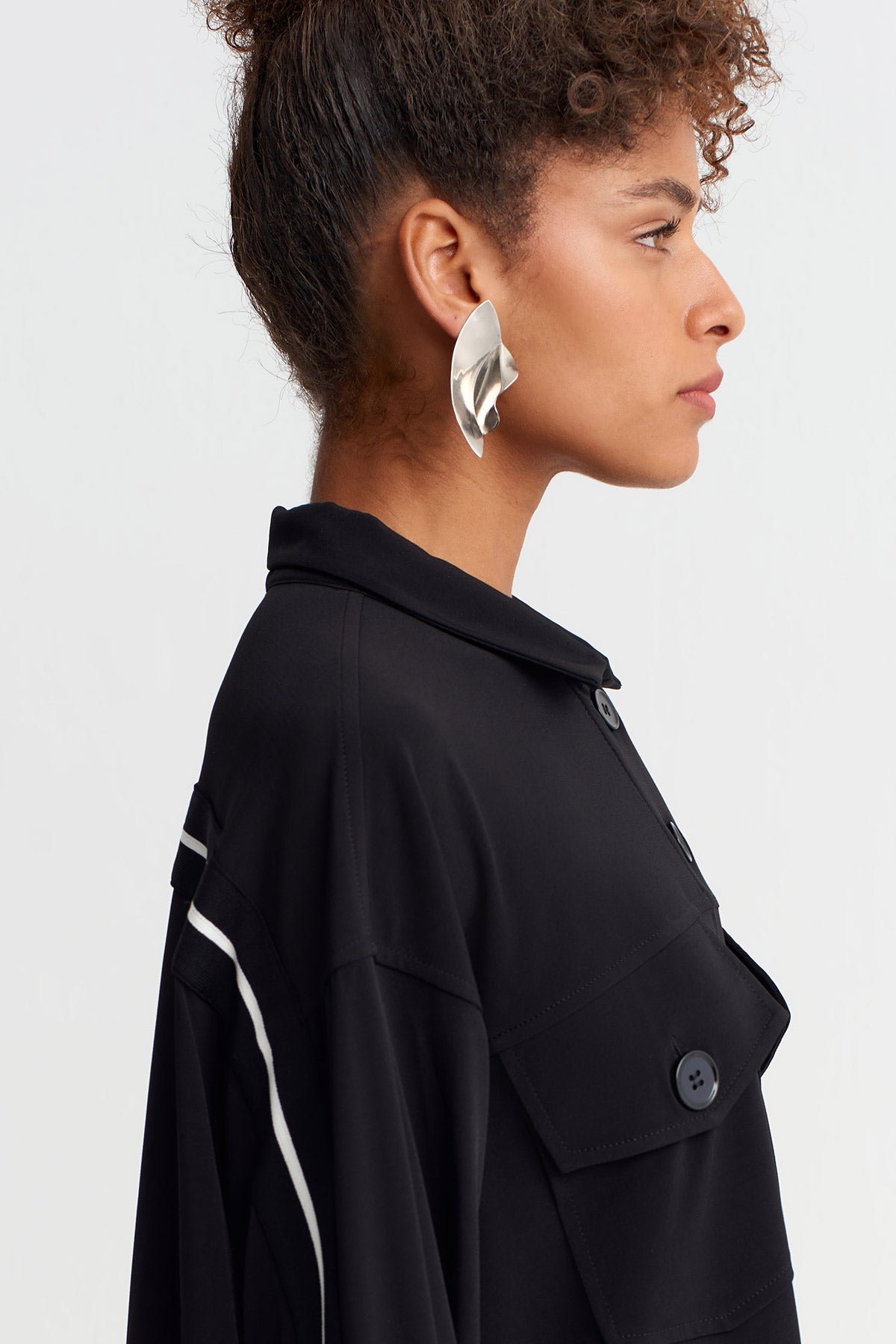 Siyah Şerit Detaylı Oversize Gömlek-Y261011005