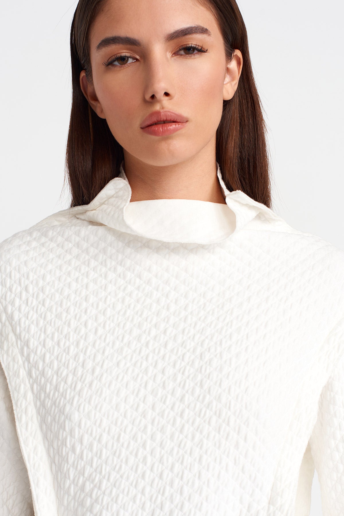 Off-White Sculptural Textured Blouse - Y261011037