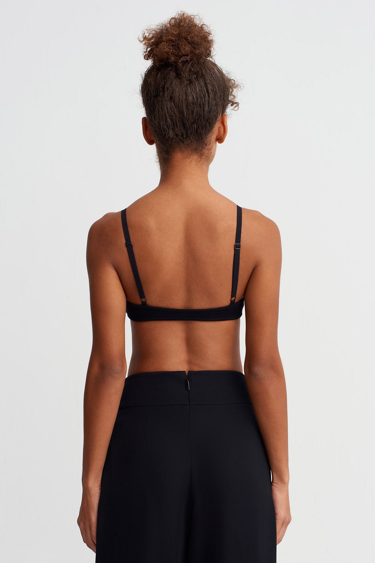 Siyah Ribana Askılı  Top-Y261011039