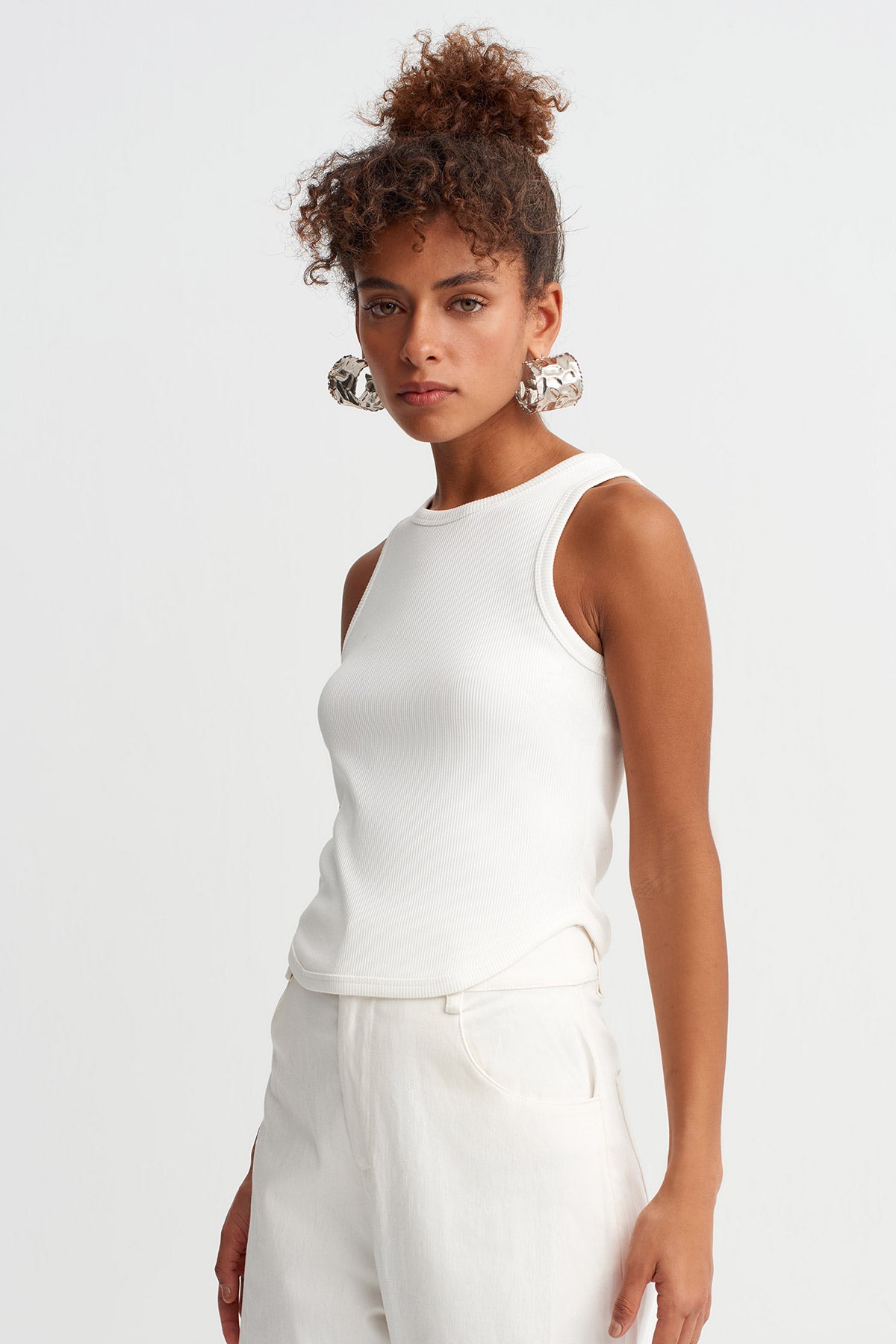 Kırık Beyaz Ribana Bisiklet Yaka Top-Y261011040