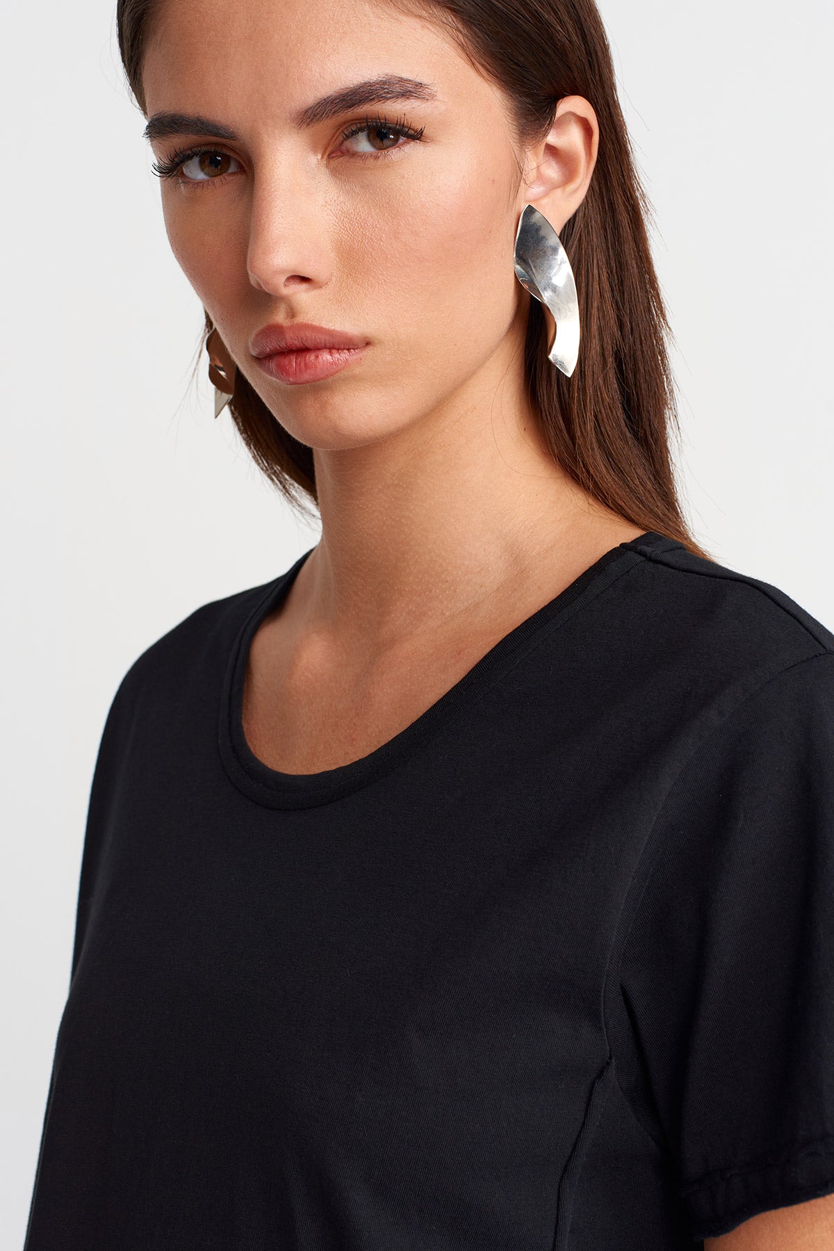Siyah Fermuar Detaylı Asimetrik T-Shirt-Y261011034