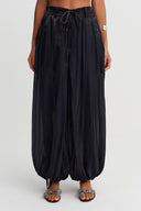 Black Wrinkle Textured Loose Fit White Trousers - Y263013015