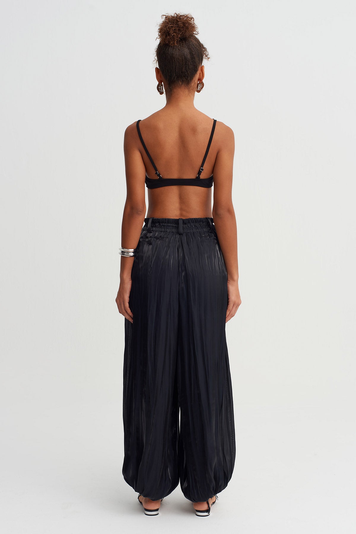 Black Wrinkle Textured Loose Fit White Trousers - Y263013015