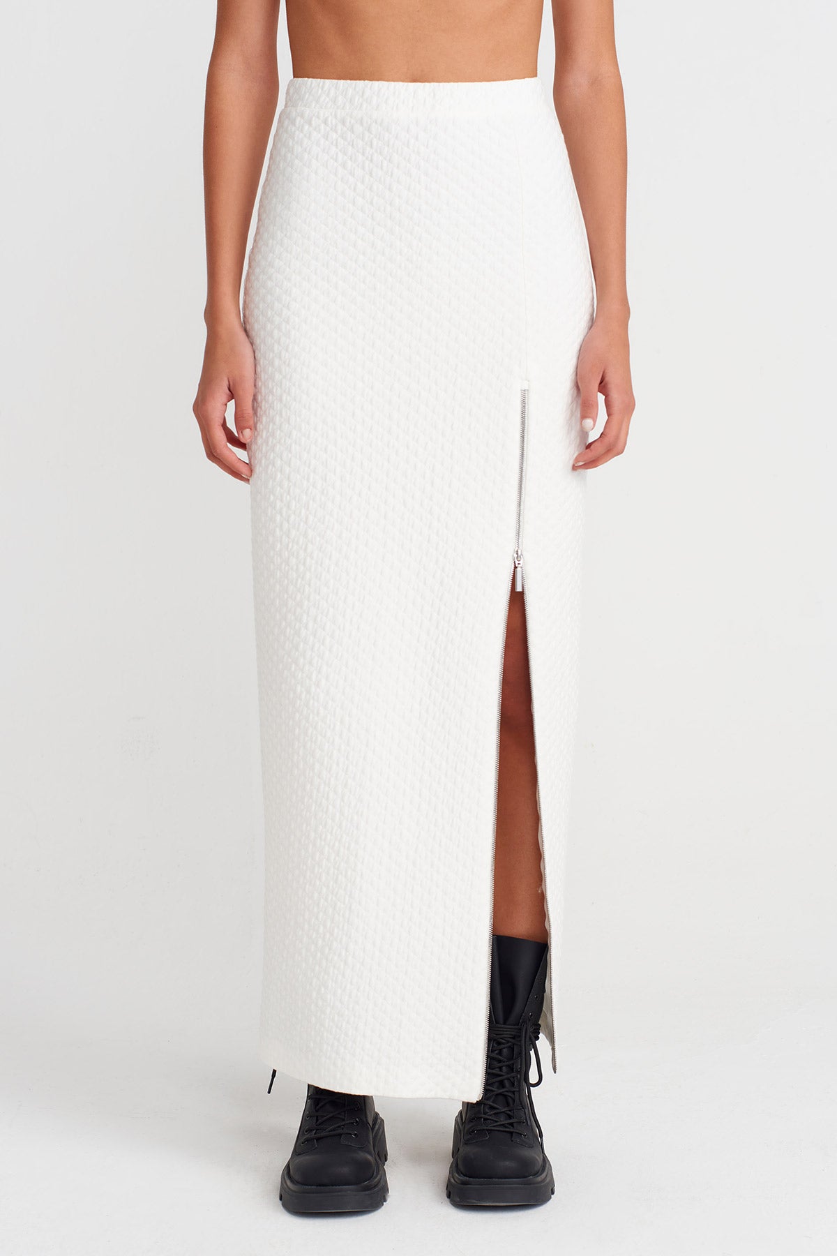 Off-White Textured Midi Skirt with Zipper Slit - Y262012006