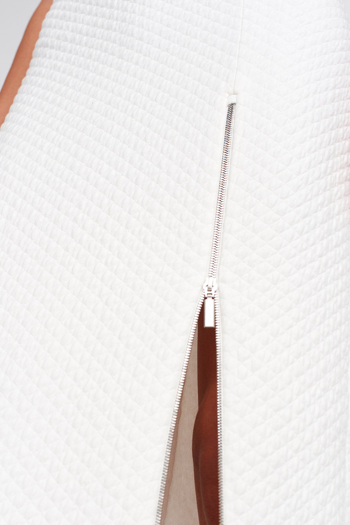 Off-White Textured Midi Skirt with Zipper Slit - Y262012006