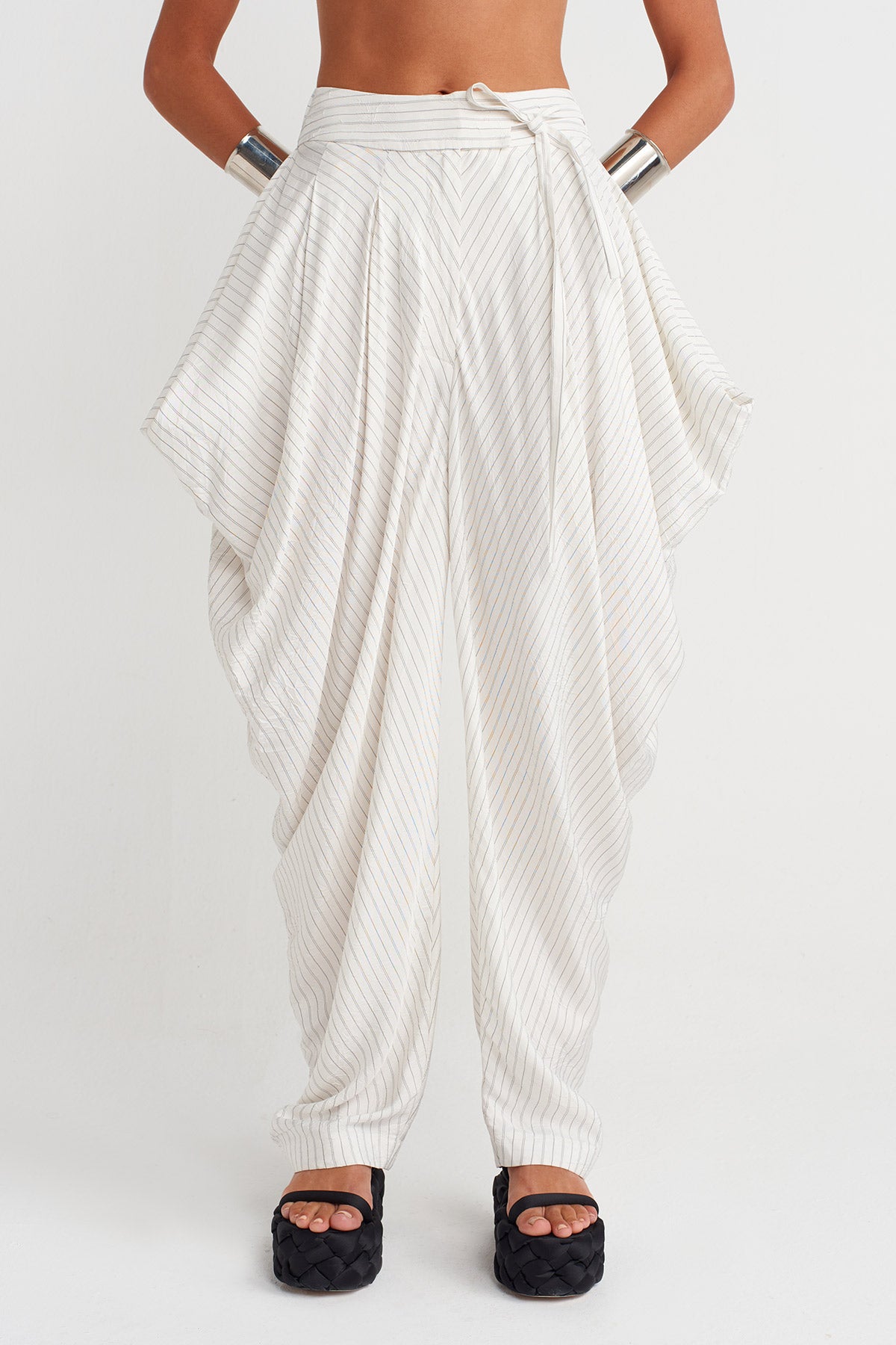 Ekru Asimetrik Drapeli Pantolon-Y263013012