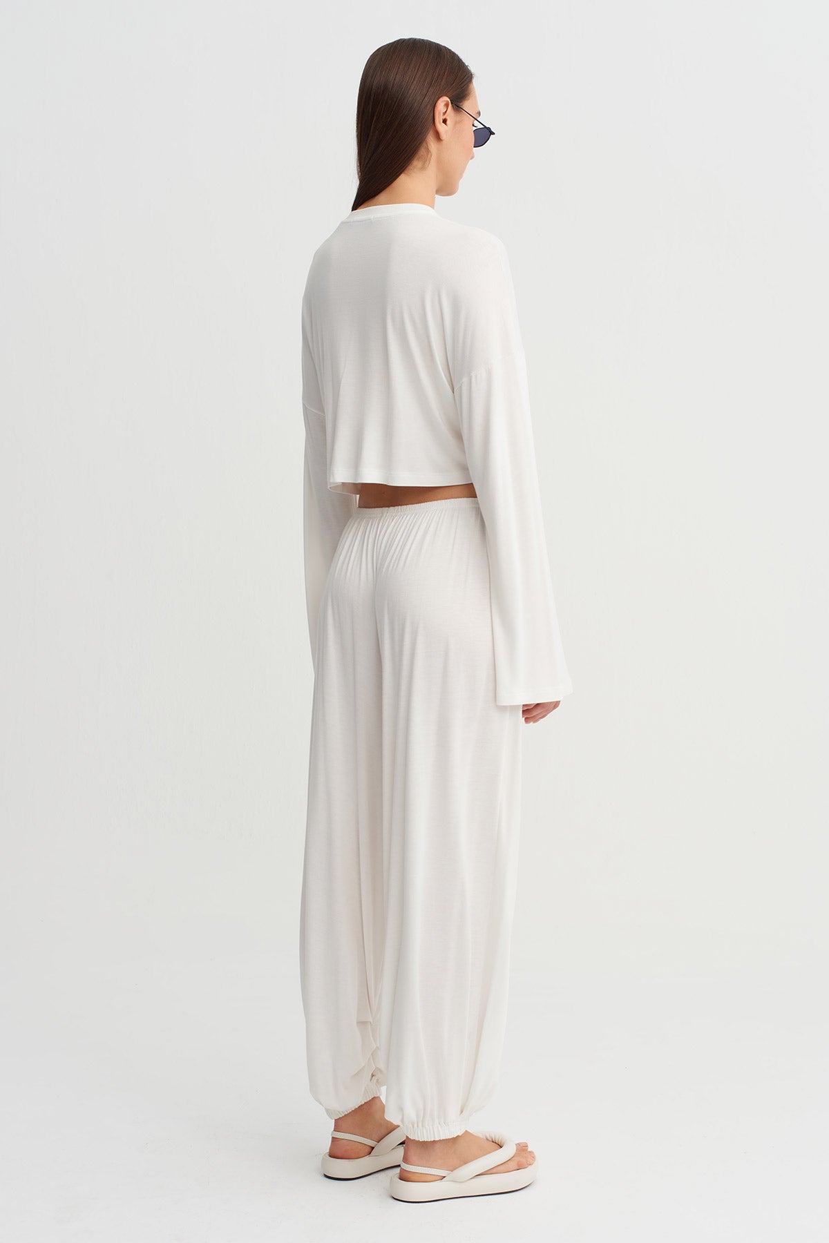 Kırık Beyaz Beli Lastikli Dökümlü Pantolon-Y263013039