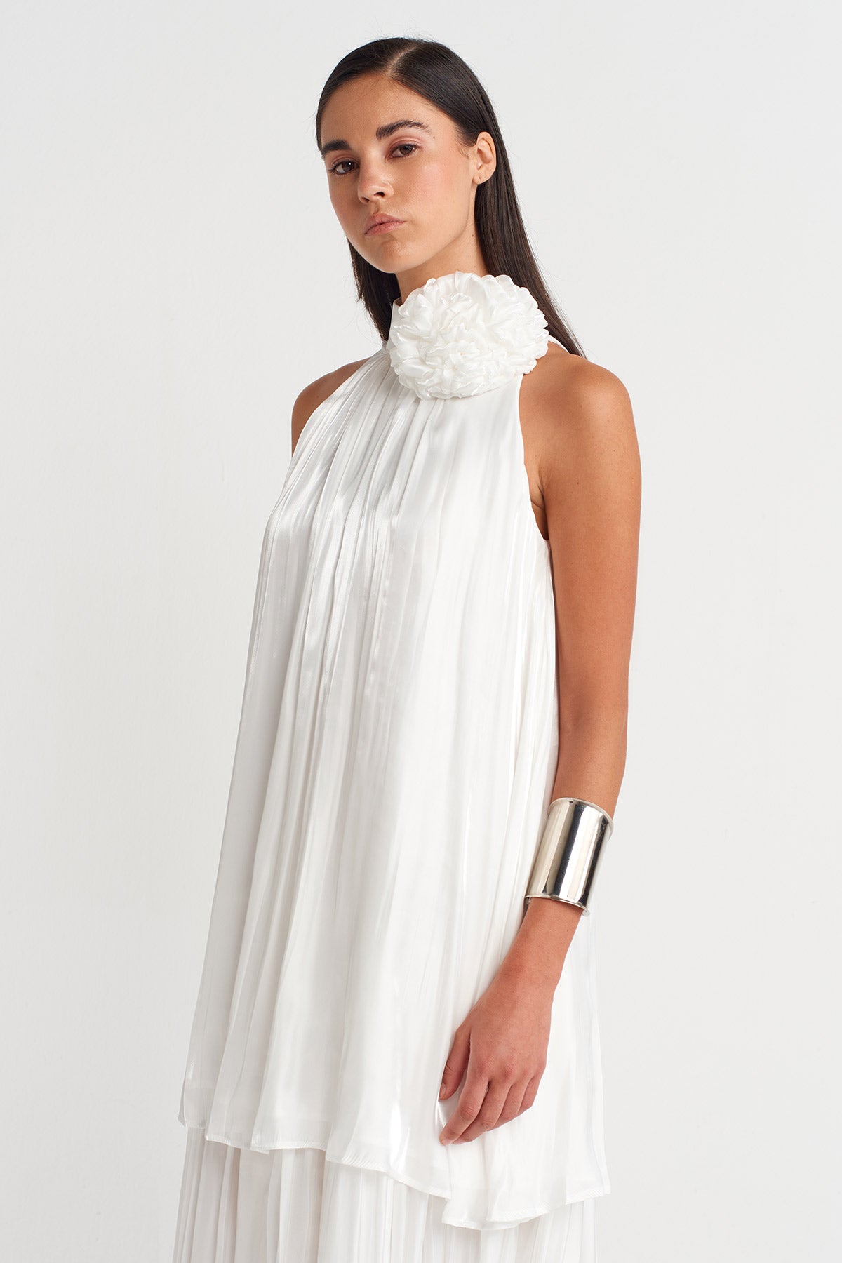 Off-White Satin Dress with Floral Collar Detail - Y264014019