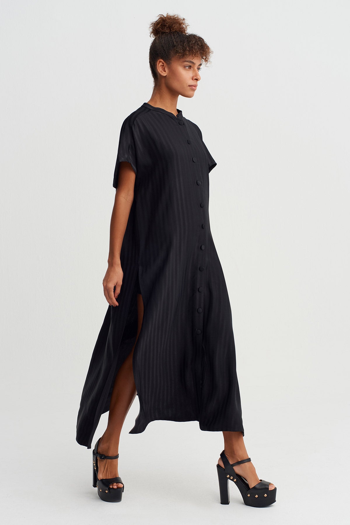 Black Tone-on-Tone Striped Button-Down Dress - Y264014049