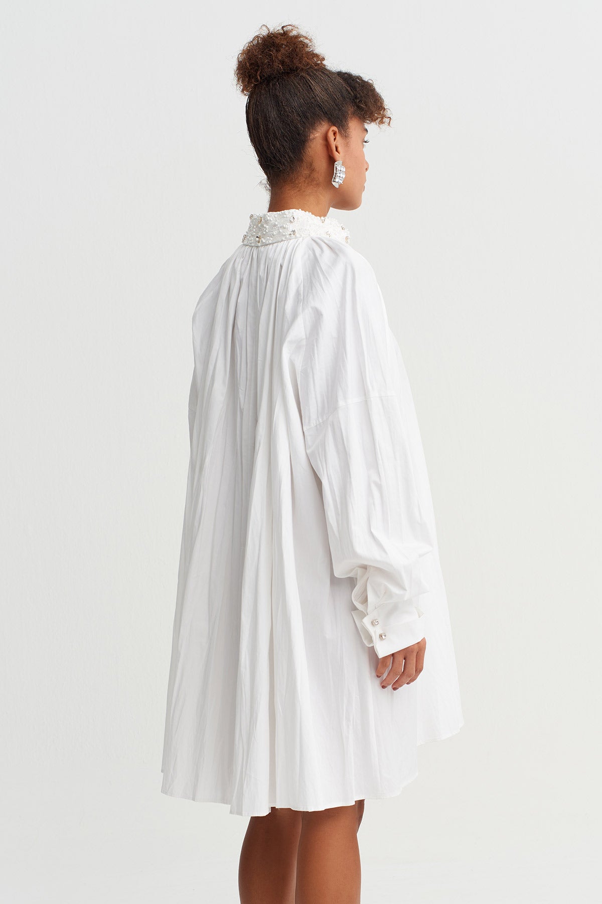 Kırık Beyaz İşlemeli Bağcıklı Oversize Mini Elbise-Y264014051