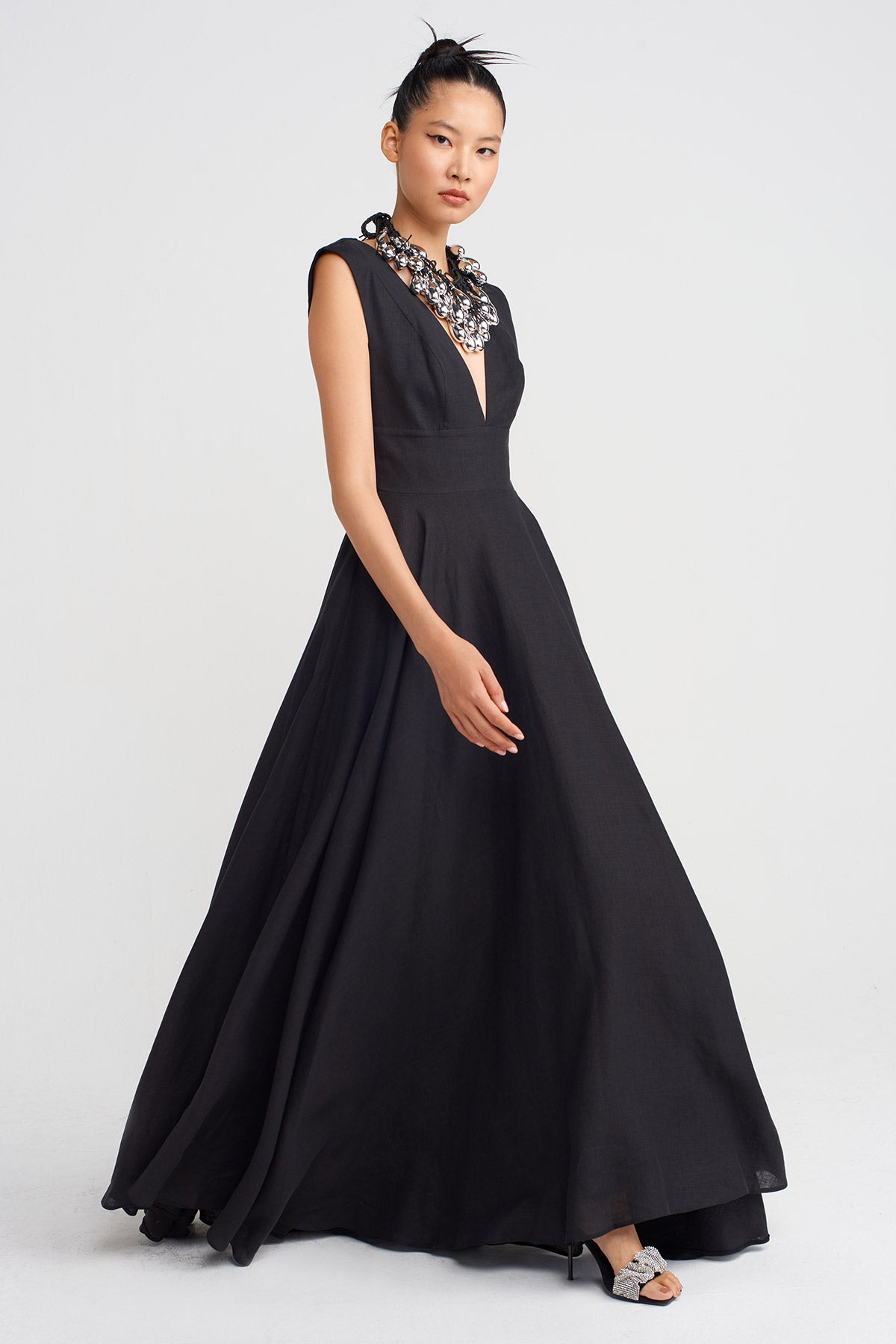 Siyah Derin V Yakalı Uzun Keten Elbise-Y264014057