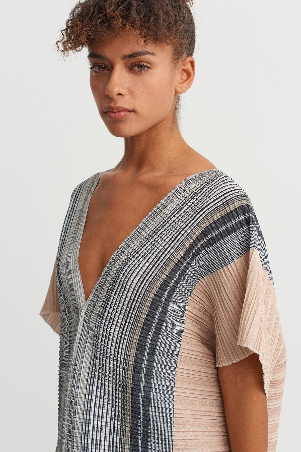 فستان طويل غير متماثل بكسرات - Y264014088