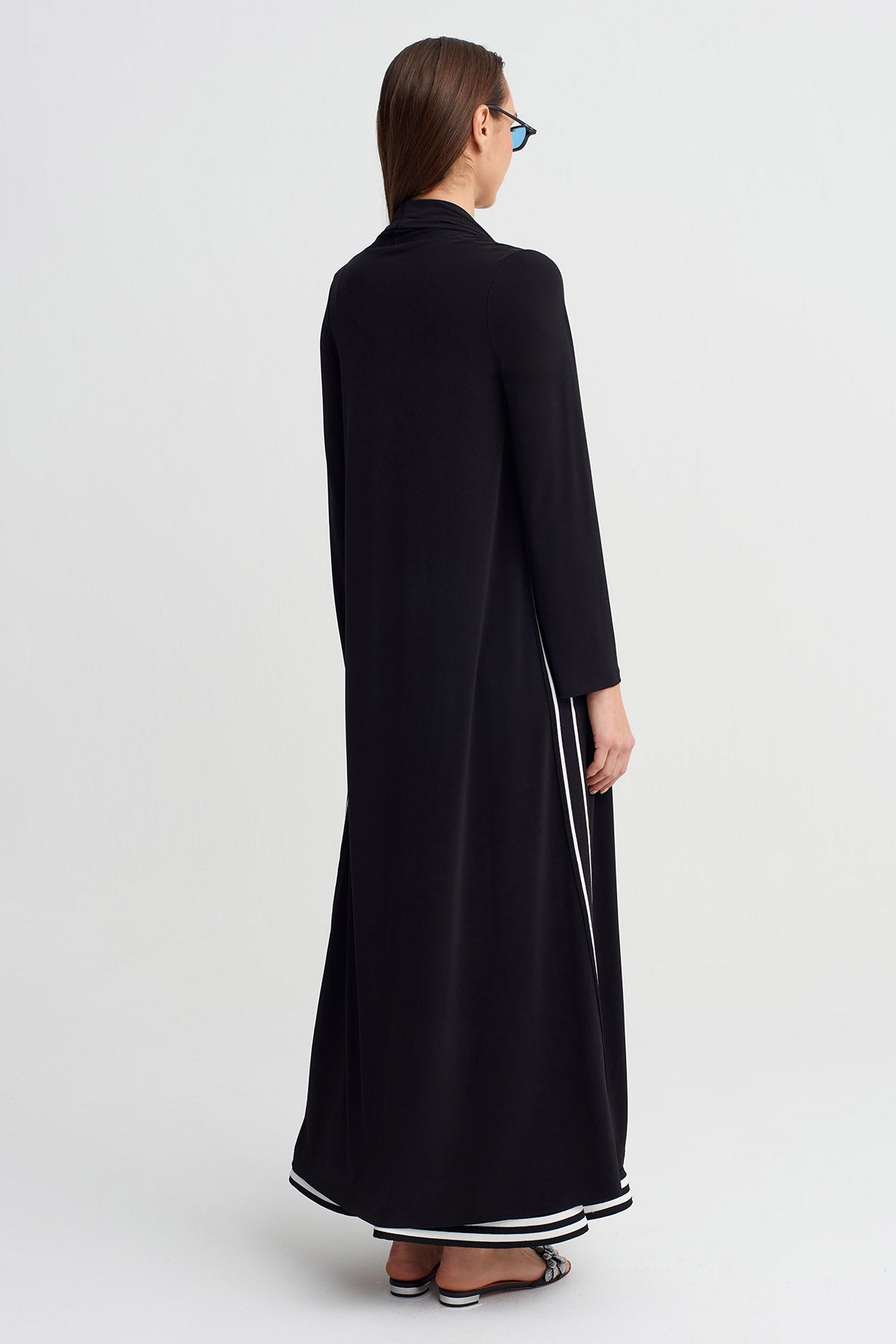 كارديجان طويل من الجيرسيه بتفاصيل مخططة سوداء - Y265015002