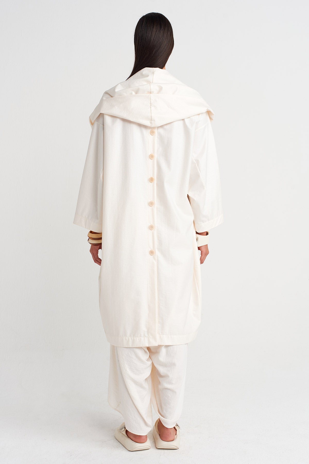 جاكيت أوف وايت ذو ياقة منحوتة متعددة الطبقات - Y265015009