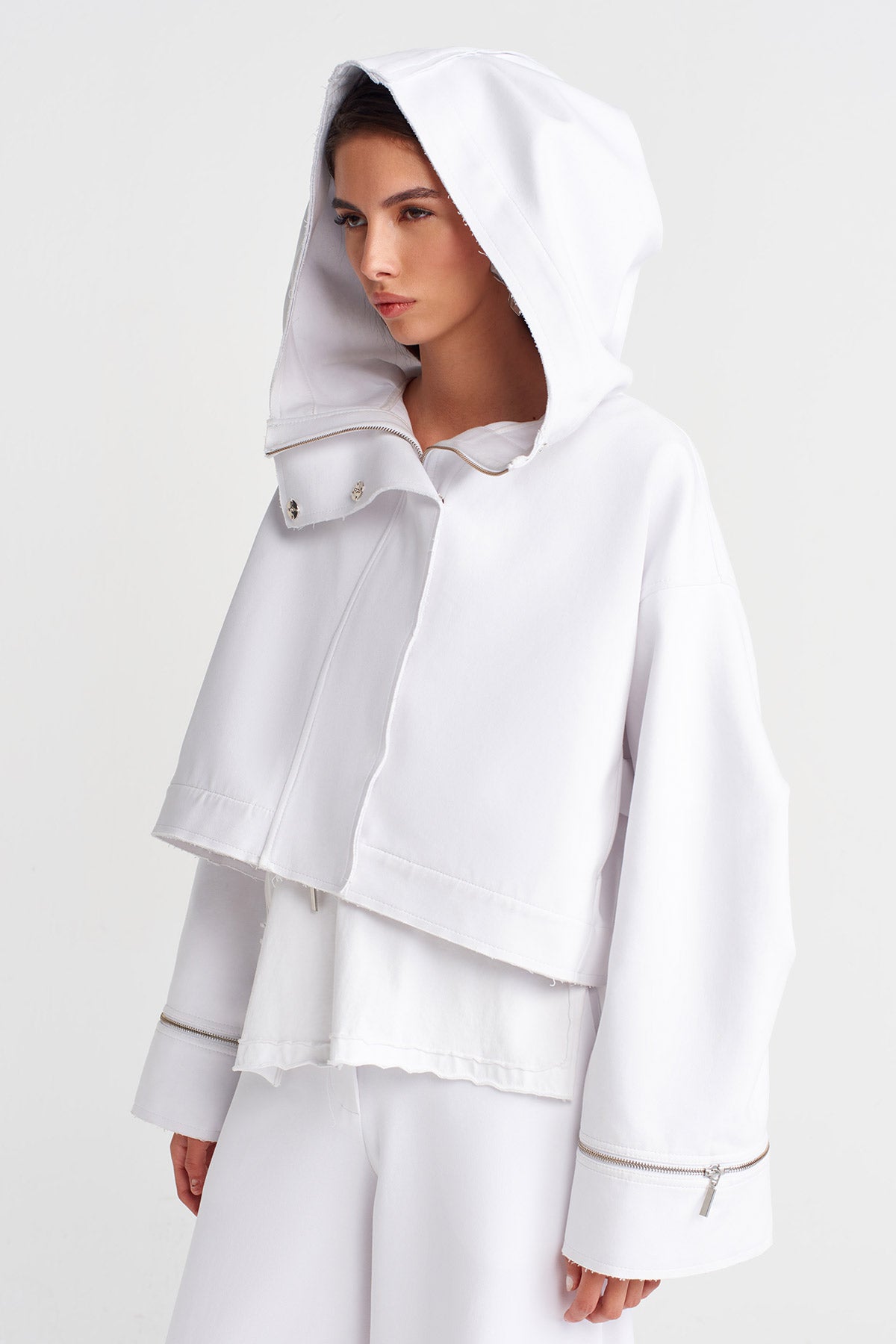 Off-White Hooded Short Jacket - Y265015017