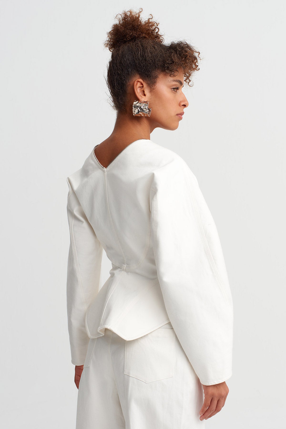 Kırık Beyaz Denim Bele Oturan Fermuarlı Ceket-Y265015019