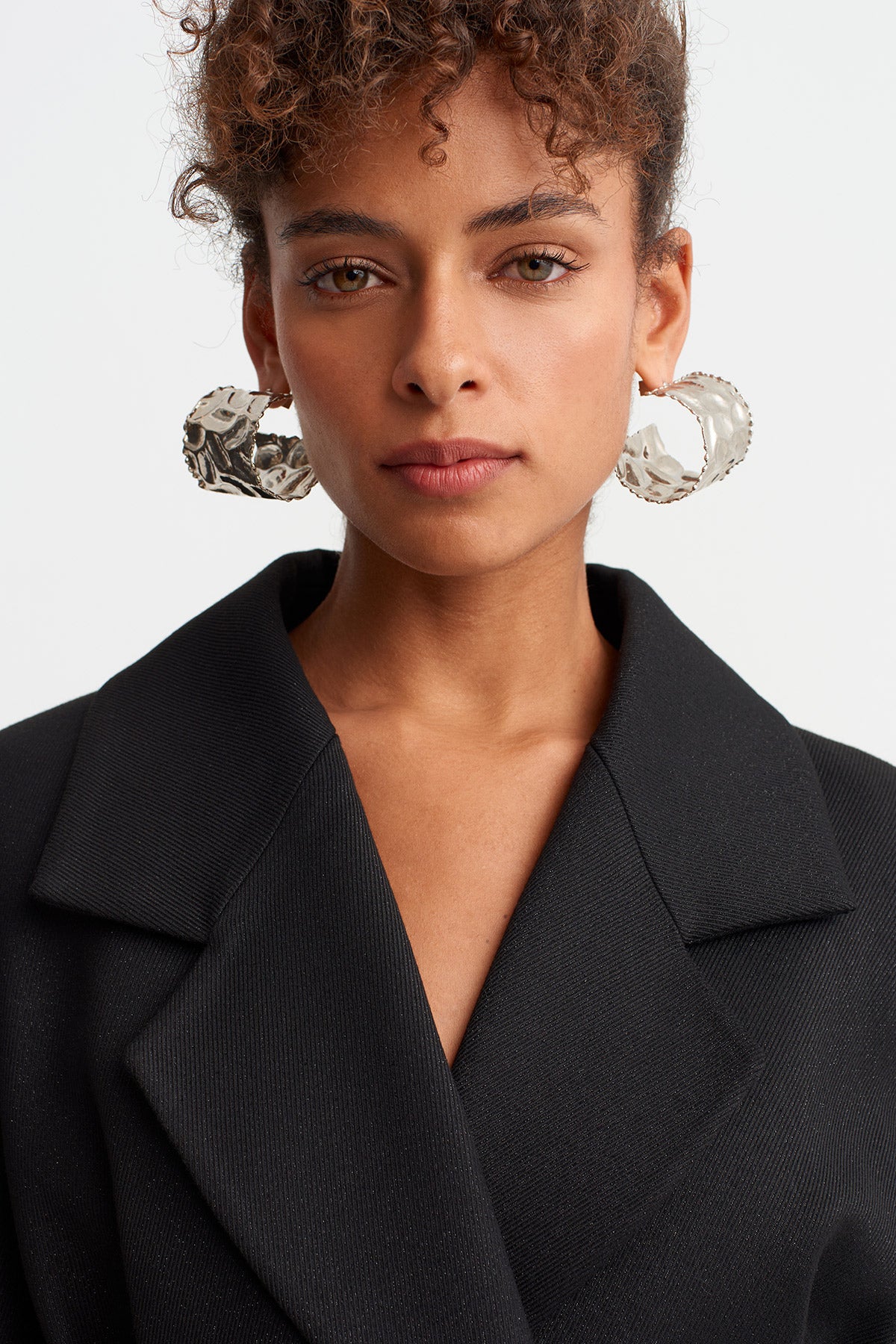 Siyah Bele Oturan Kruvaze Yaka Ceket-Y265015020