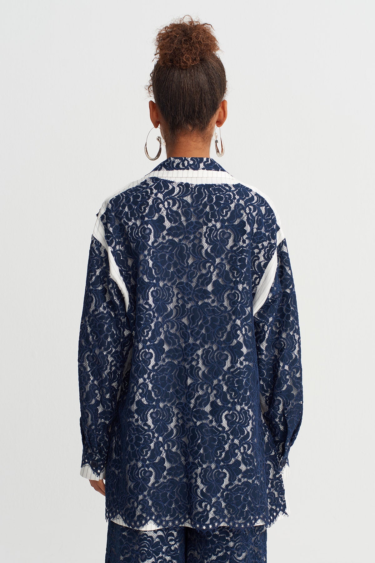 Indigo Dantel Dokulu Kontrast Detaylı Ceket-Y265015026