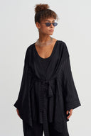 Siyah Tona Ton Çizgili Kuşaklı Kimono-Y265015040