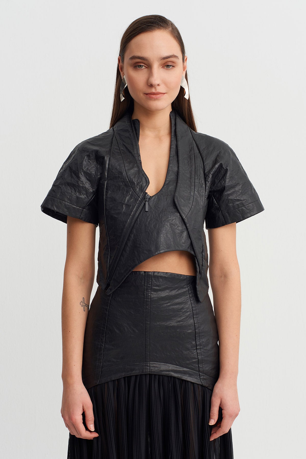 Siyah Kısa Deri Fermuarlı Ceket-Y265015041