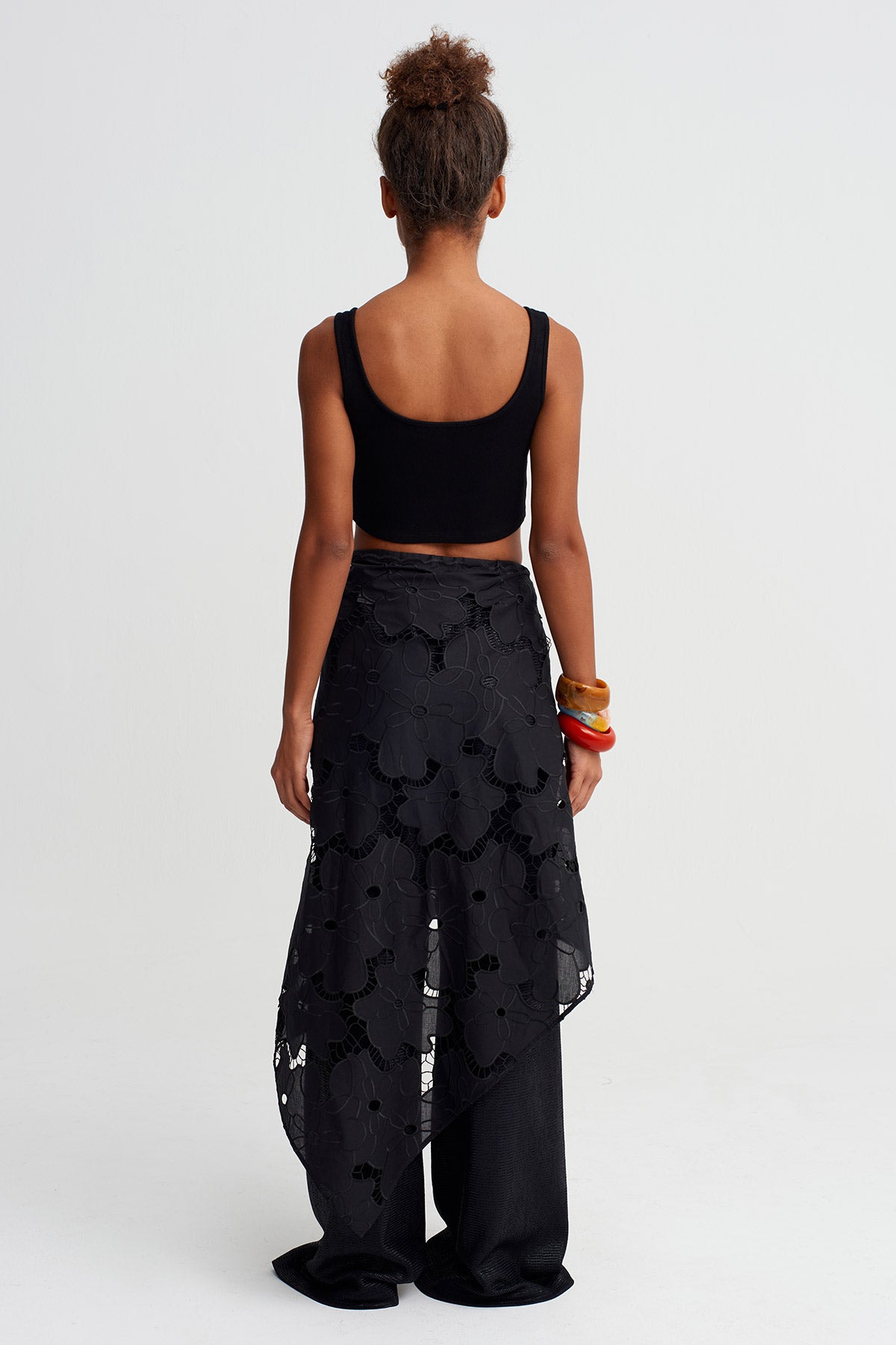 باريو من الدانتيل الأسود بنقشة زهور - Y266016007