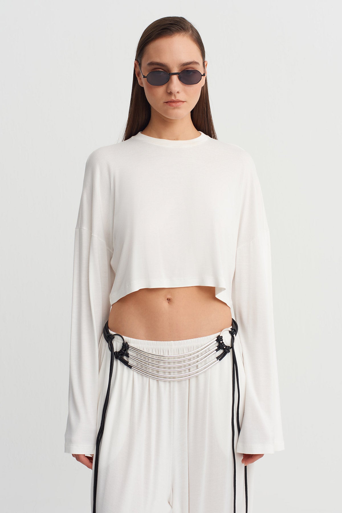 حزام خصر برباط وتفاصيل معدنية سوداء - Y268018016