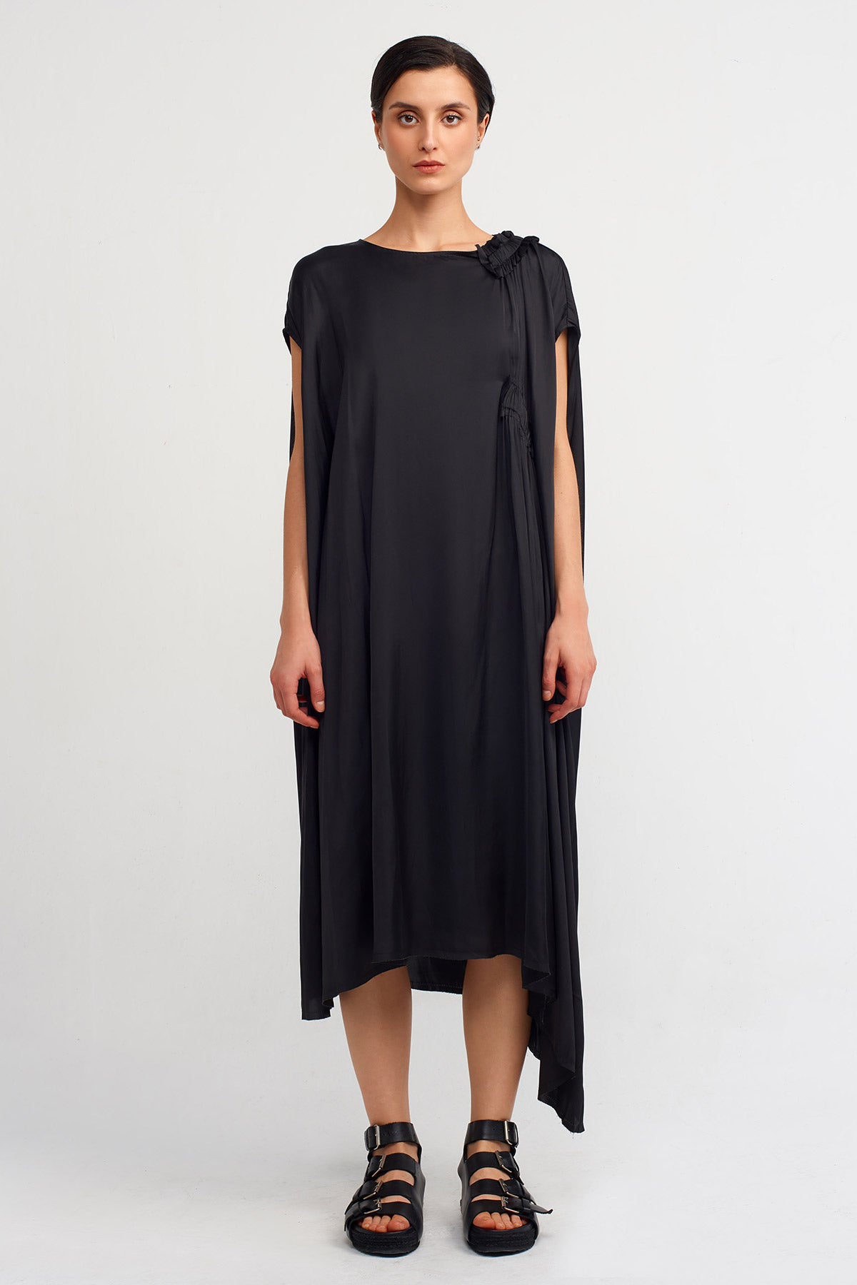 Siyah Geniş Yaka Saten Elbise-K234014113